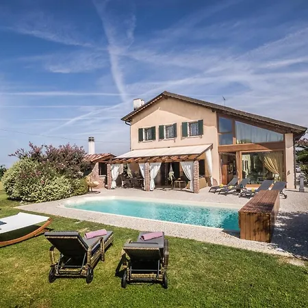 Villa Tania *